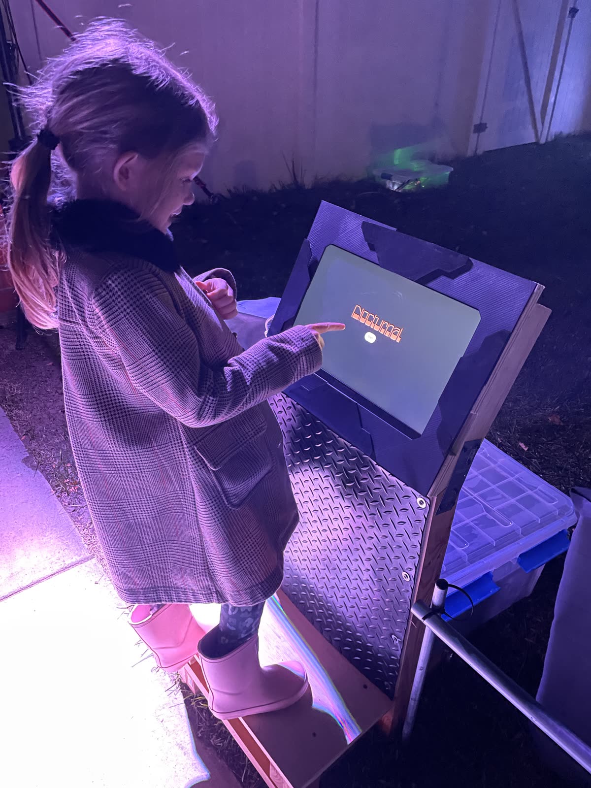 Guest at the touchscreen console